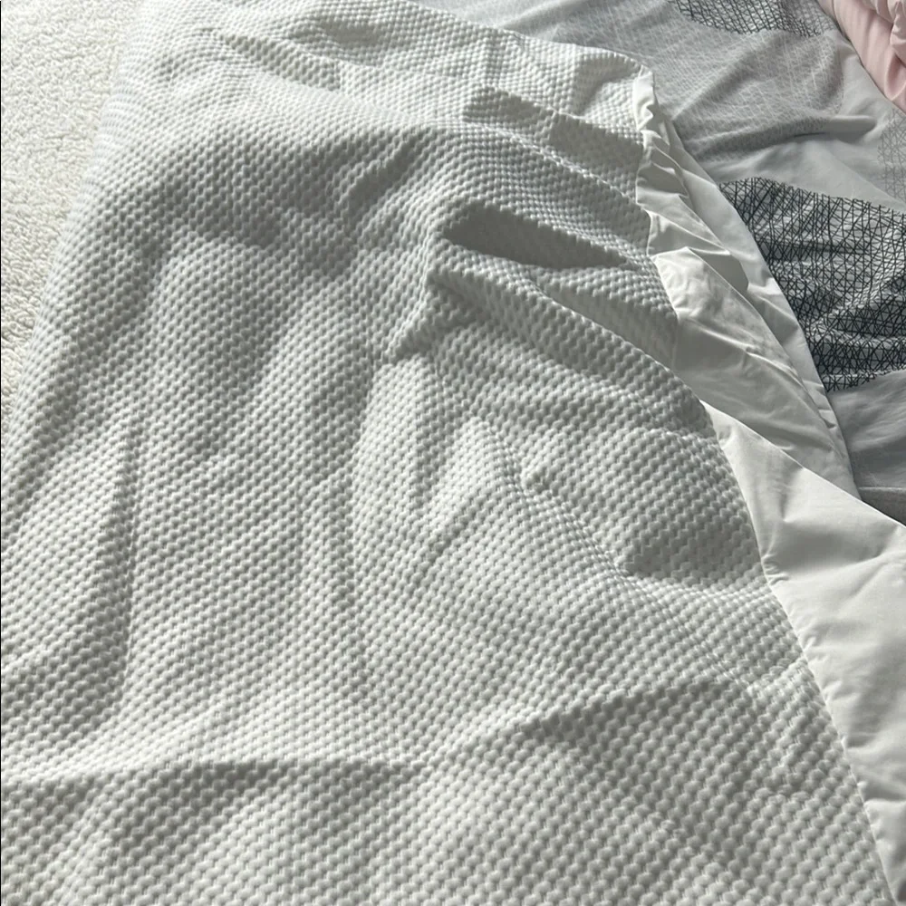 Twin XL Mattress Cover - White